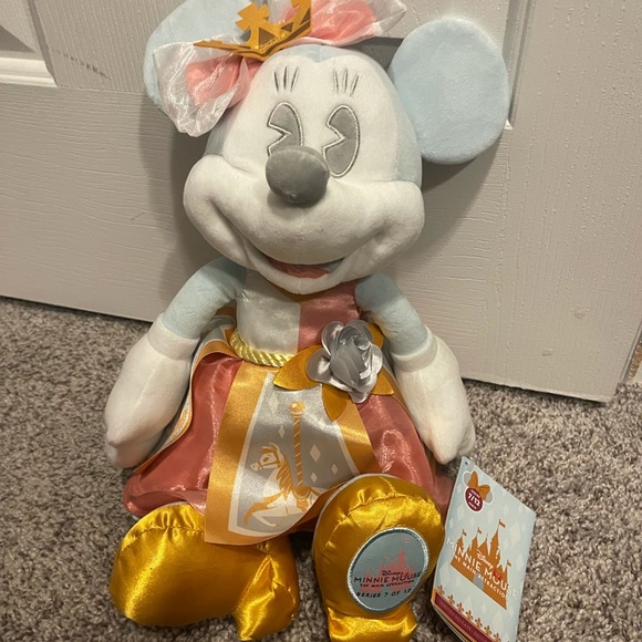 Disney Other - Main Street Minnie Plush Collection 7/12